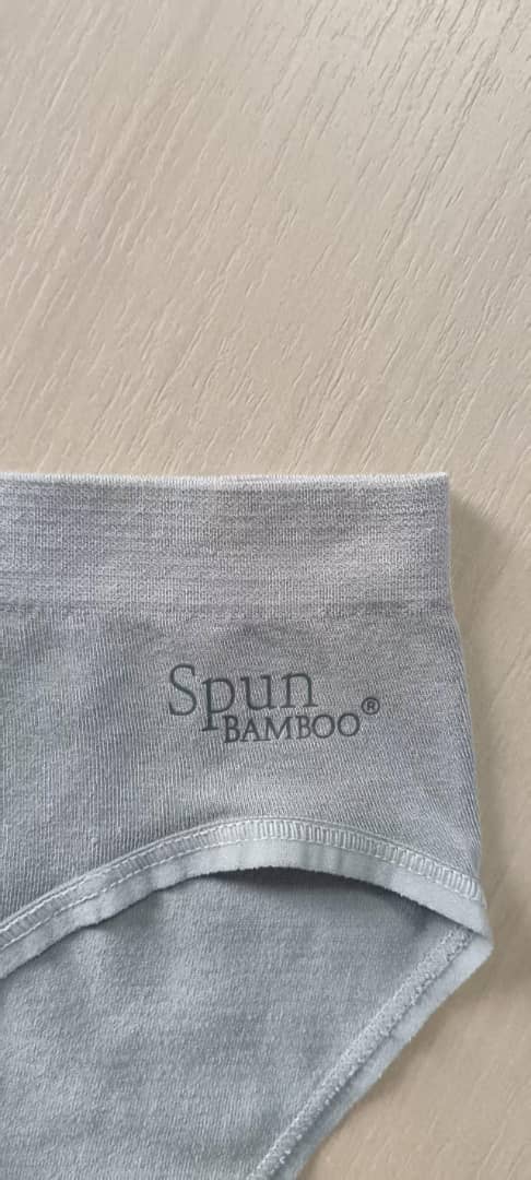 Nueva ropa interior femenina estilo braga de pierna alta de bambú/algodón.